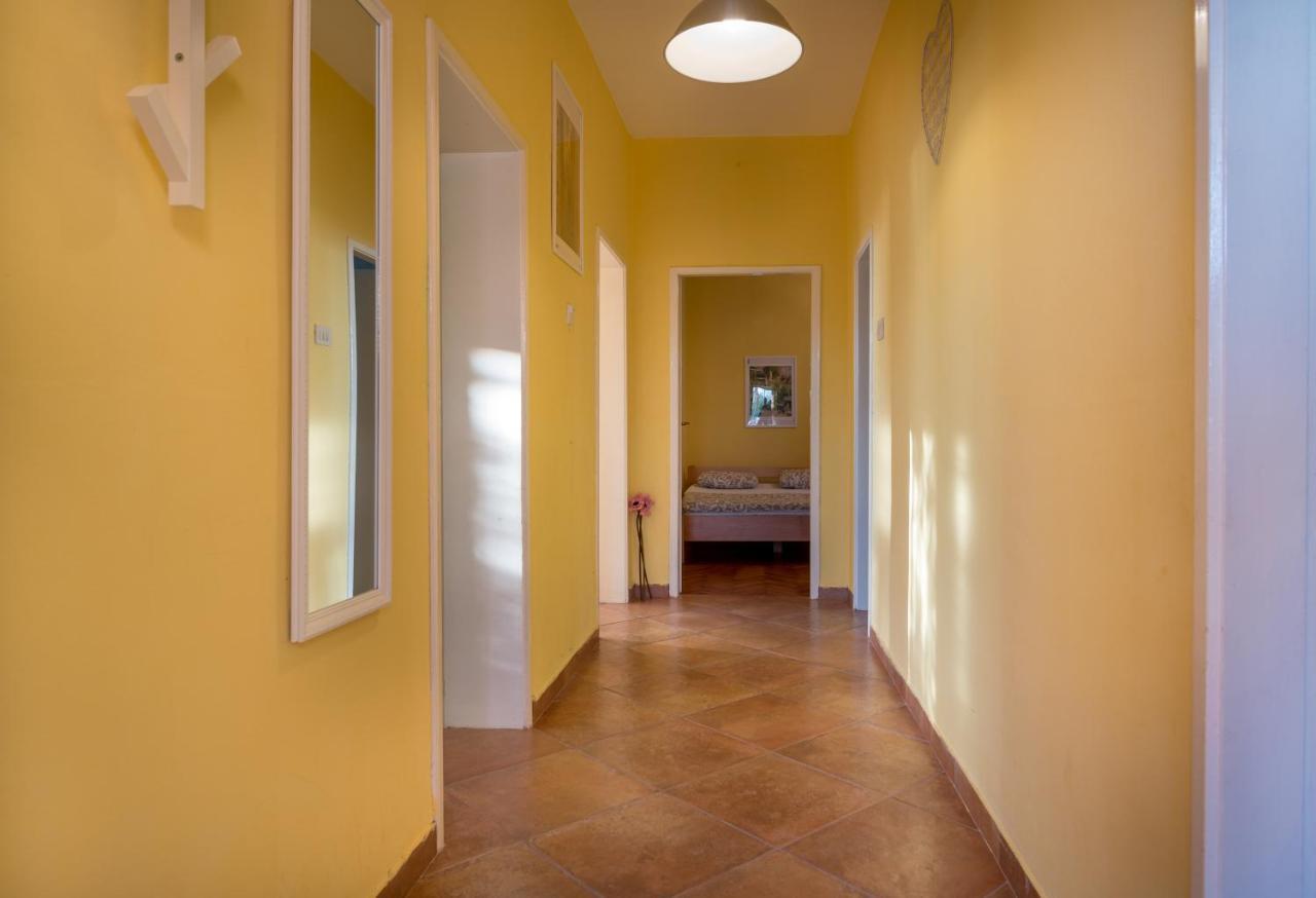 Holiday Home Nives Тиват Екстериор снимка