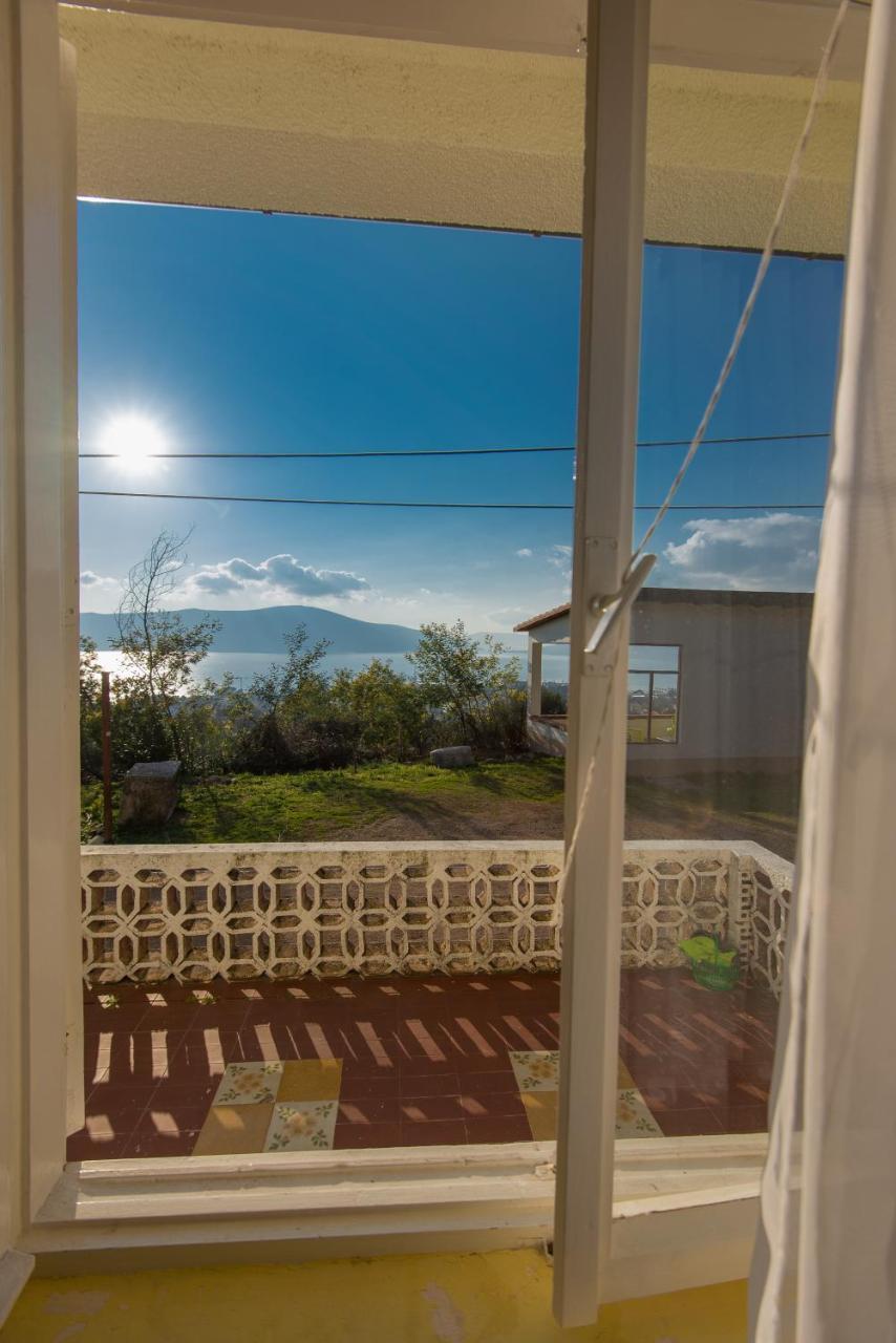 Holiday Home Nives Тиват Екстериор снимка