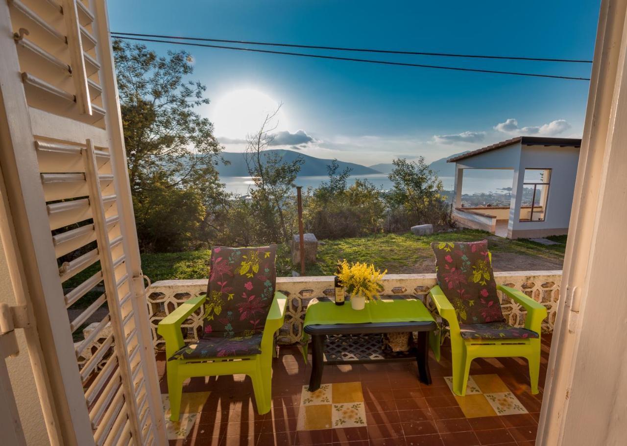 Holiday Home Nives Тиват Екстериор снимка