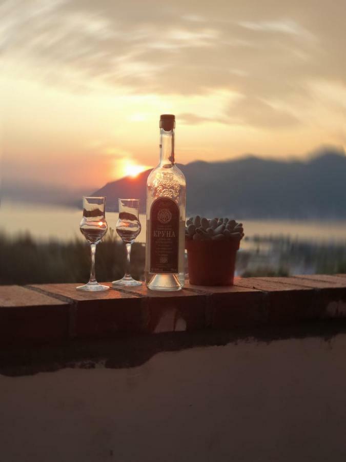 Holiday Home Nives Тиват Екстериор снимка