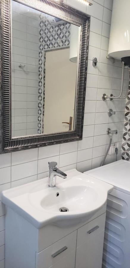 Holiday Home Nives Тиват Екстериор снимка