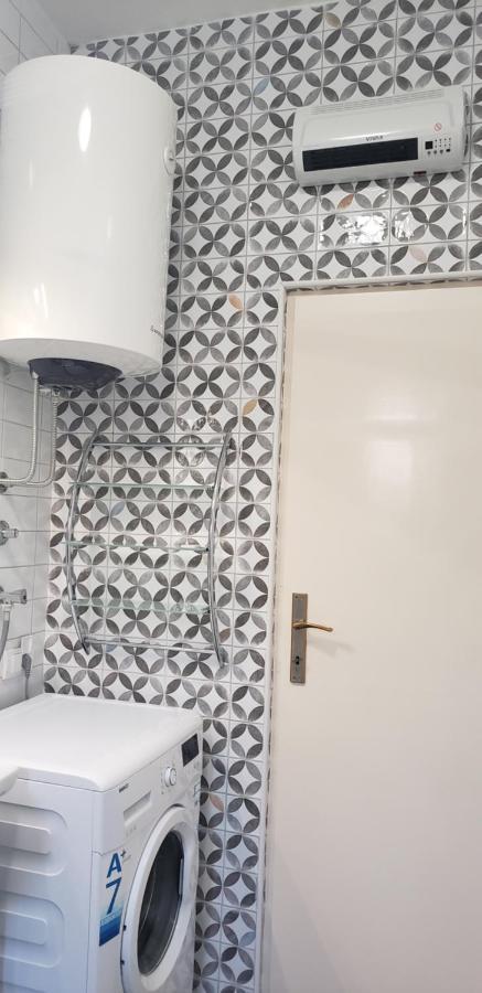 Holiday Home Nives Тиват Екстериор снимка